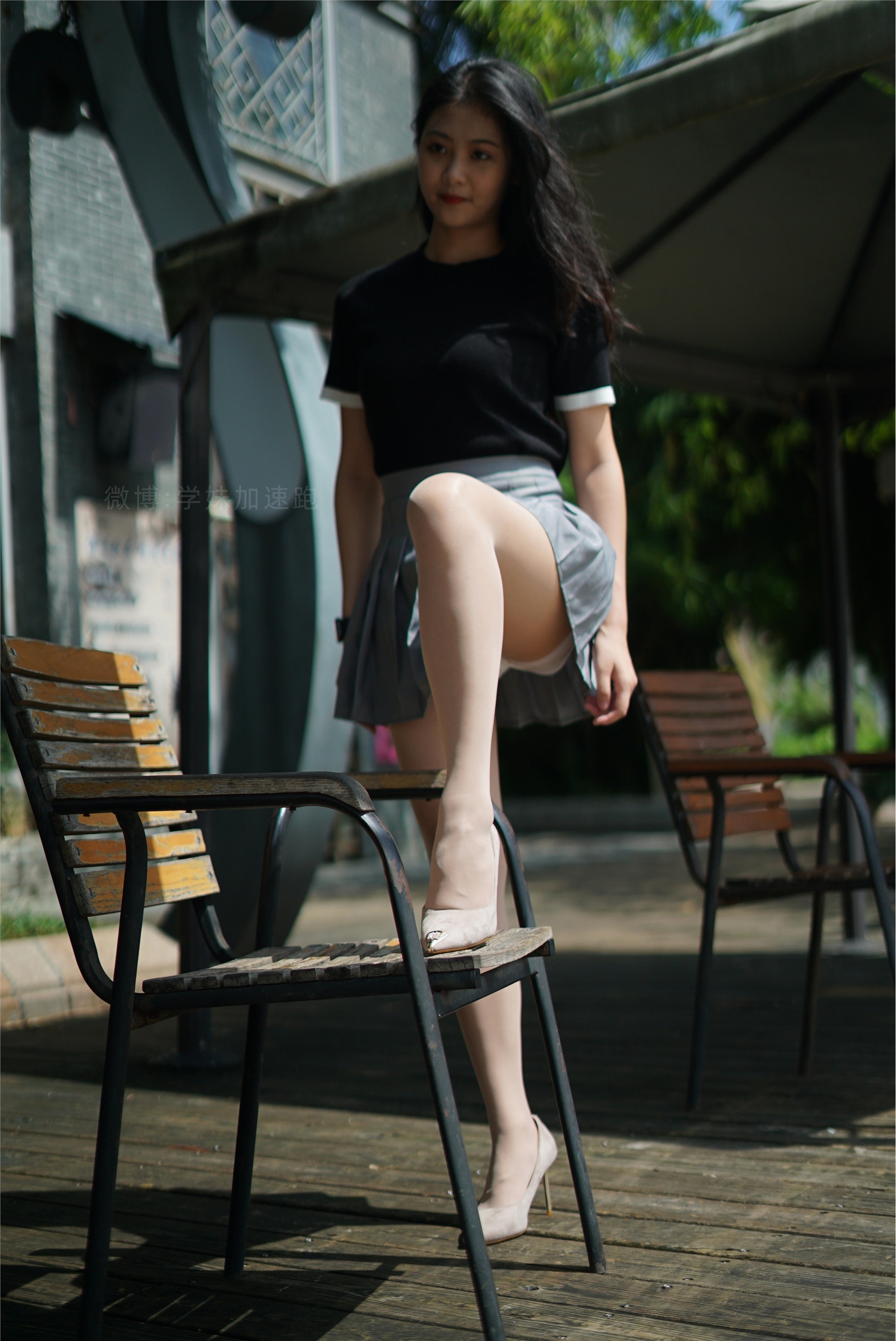 学妹加速跑 XM077《桌上起舞的彤彤》